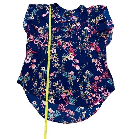 2 Medium Printed Blouses, Size M - Picture 8 of 14